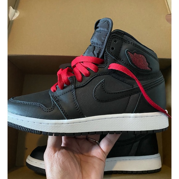 Air Jordan - Picture 2 of 3